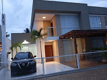 Casa Condom�nio 4/4 e 1 su�te Abrantes